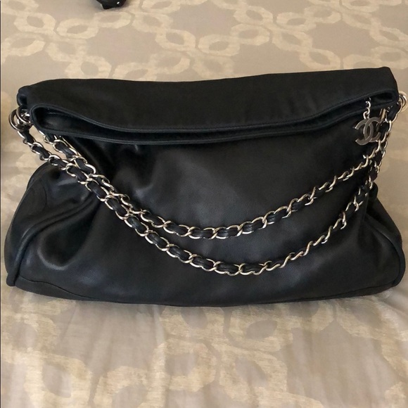chanel messenger bag